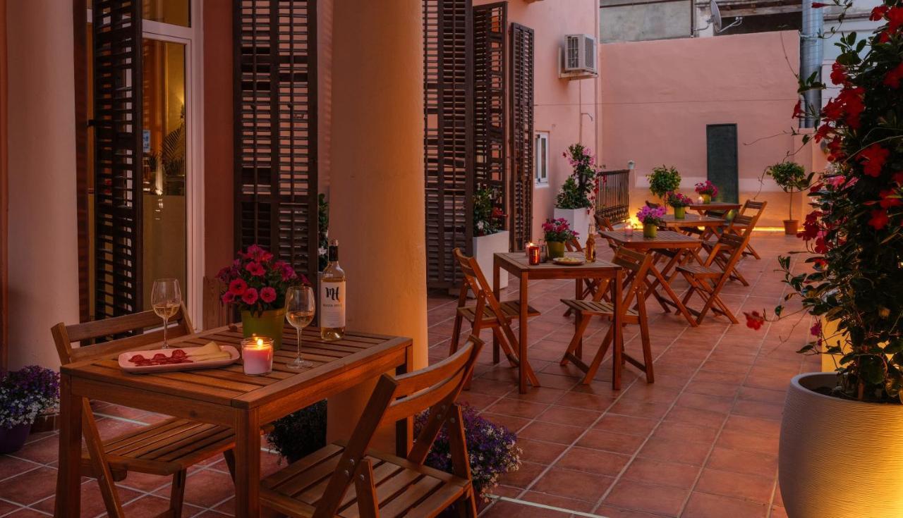Antonios Hostal Sitges Exteriér fotografie
